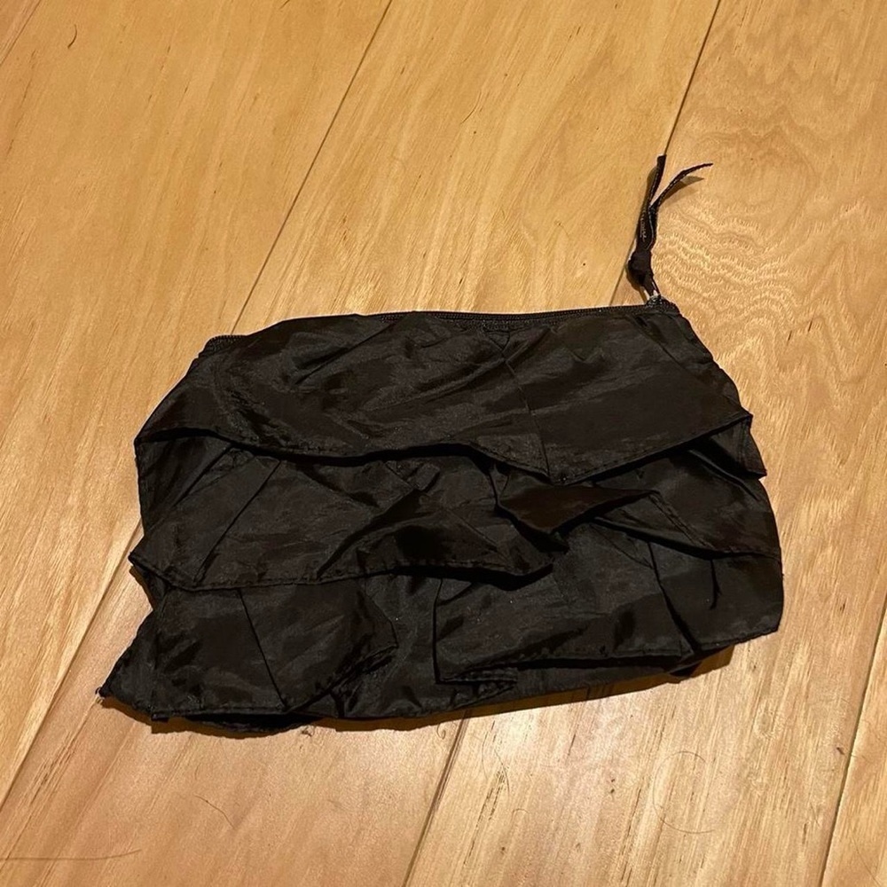 Black Ruffled Clutch - Picture 2 of 3